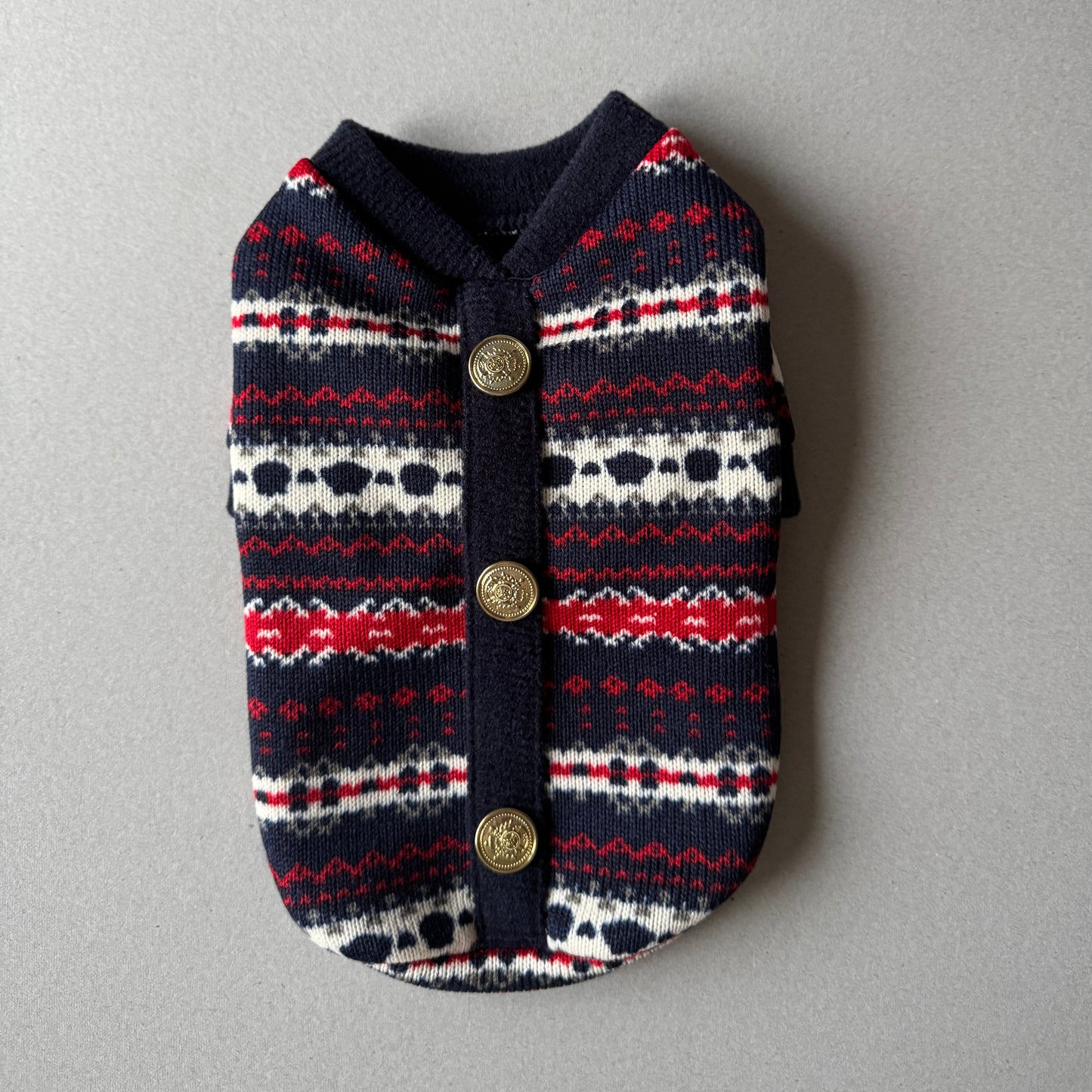 Pull-over avec boutons dorés