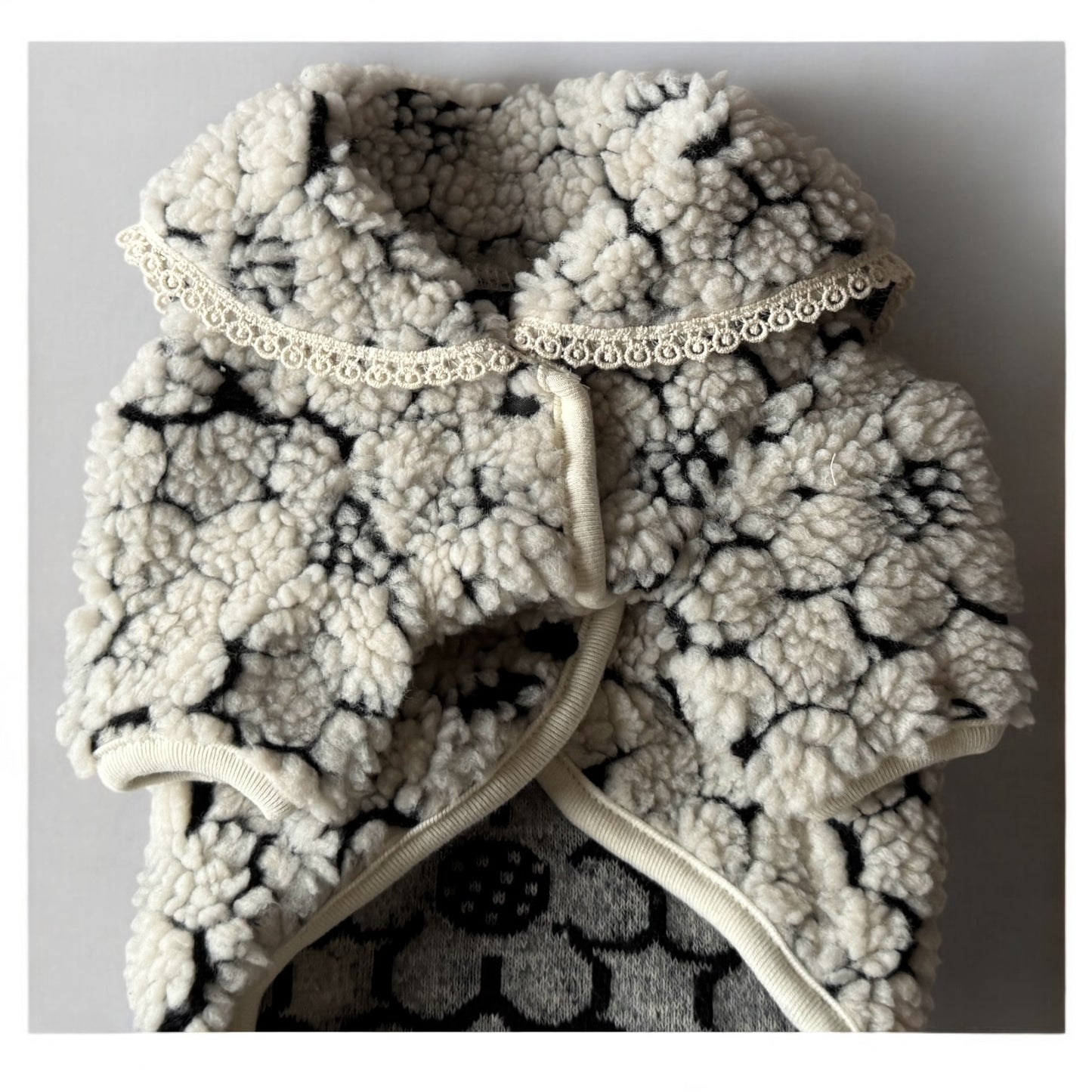 Flauschige Blumen-Fleece-Cardigan